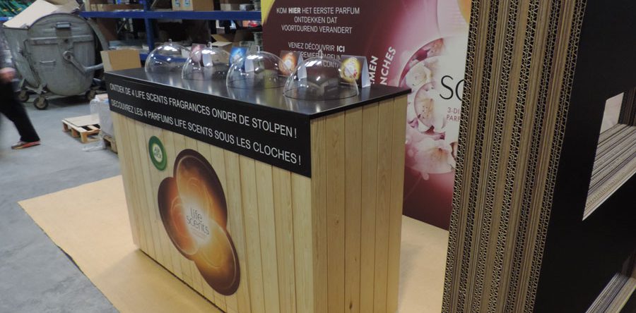 Mobiliers en carton - RECKITT BENCKISER