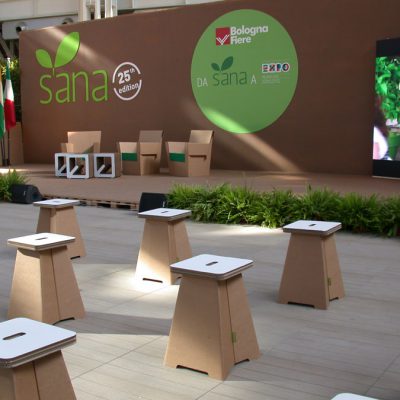 Mobiliers en carton - Aménagement SANA 2013