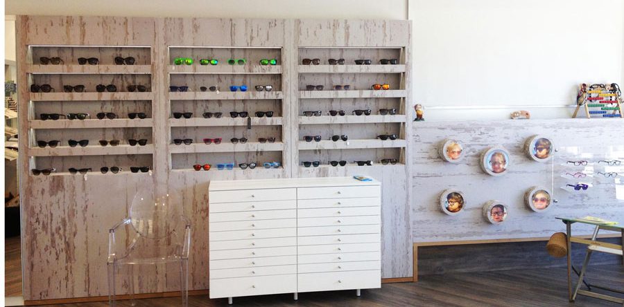 Mobiliers en carton - Centre optique Anzolla