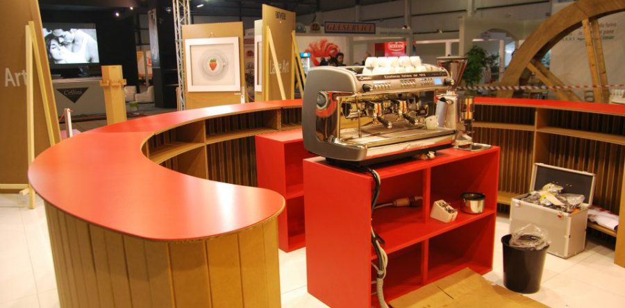 Mobiliers en carton - Cafè River 2013